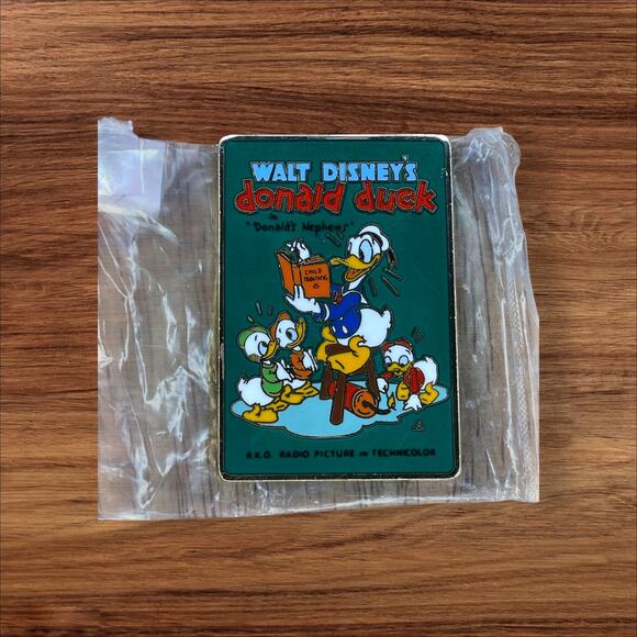 Vintage Donald Duck Lot – 3 Magnets & 1 Disney Pin 2000 Millennium Disneyana - Picture 9 of 13